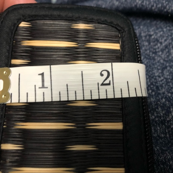 BASKETS OF CAMBODIA small case holder - Picture 7 of 10